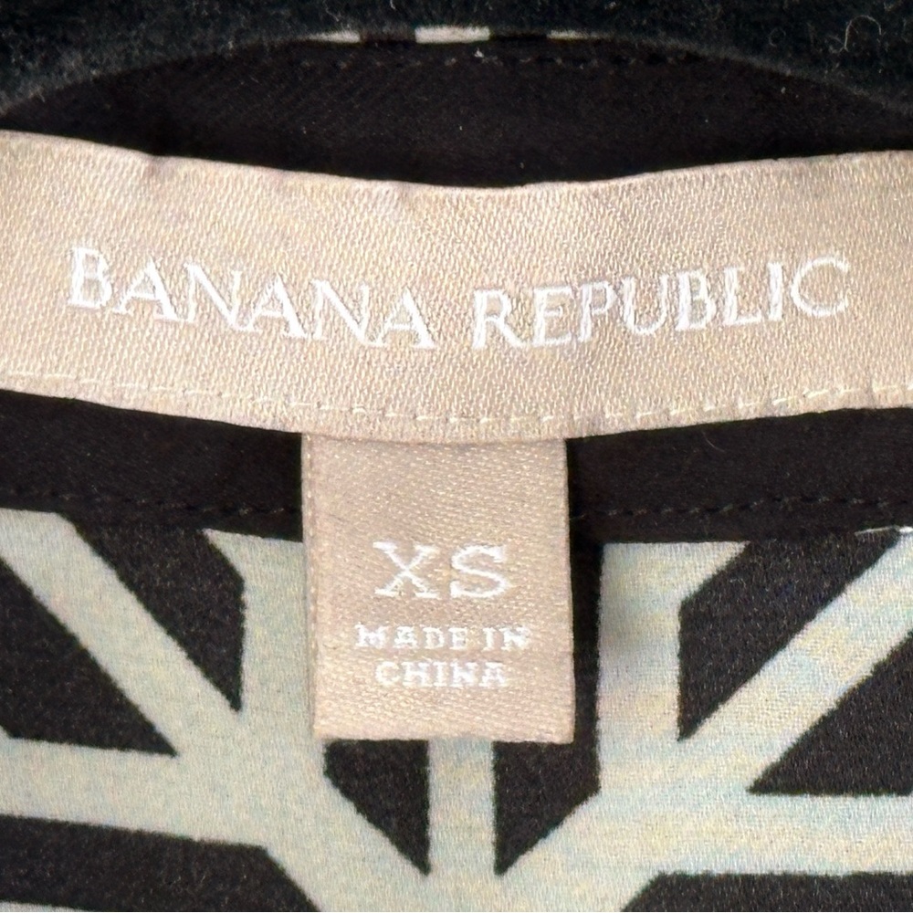 Banana Republic fun print blouse